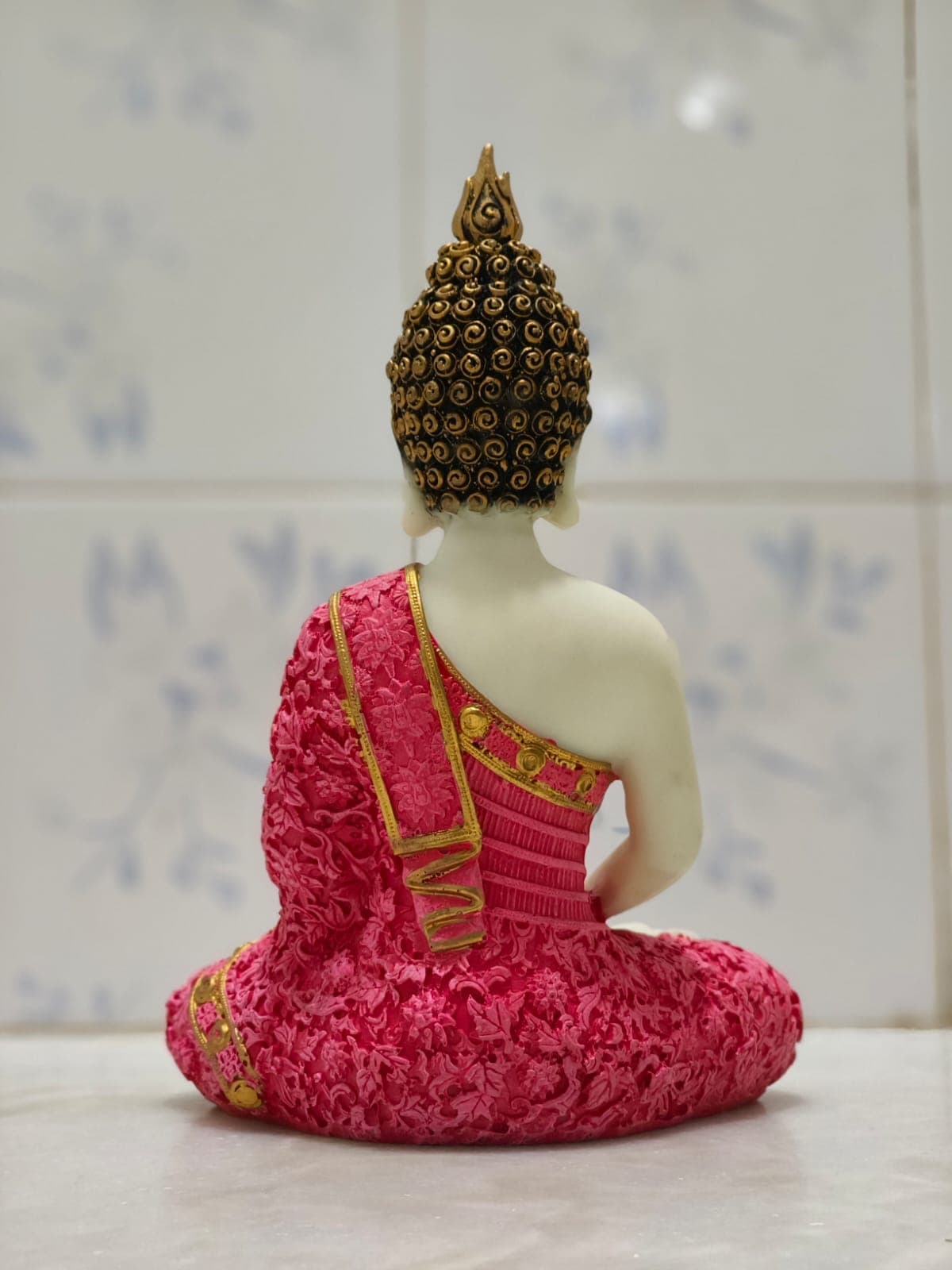 🪷 **Elegant Pink & Gold Meditating Buddha Statue**